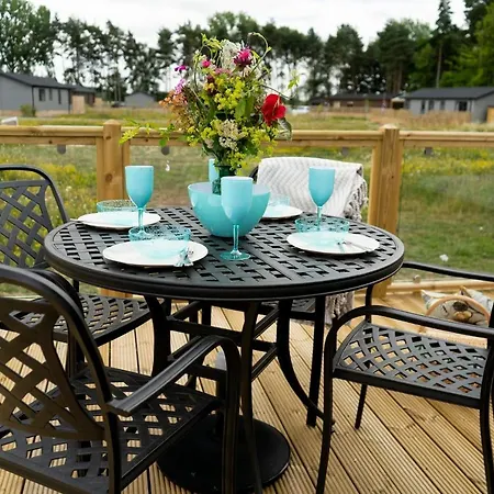 Hollicarrs - Hares Leap *