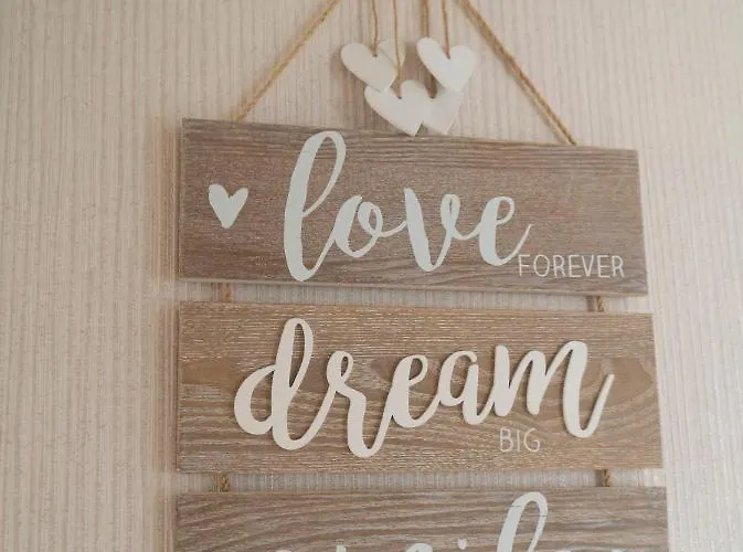 Hollicarrs - Hares Leap