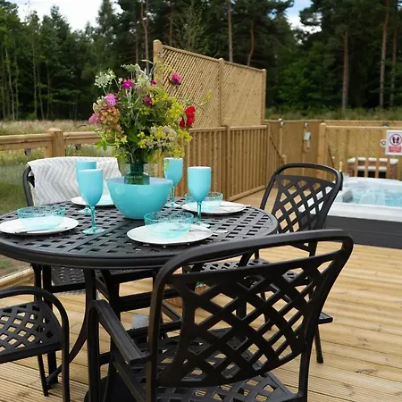 Hollicarrs - Hares Leap Riccall